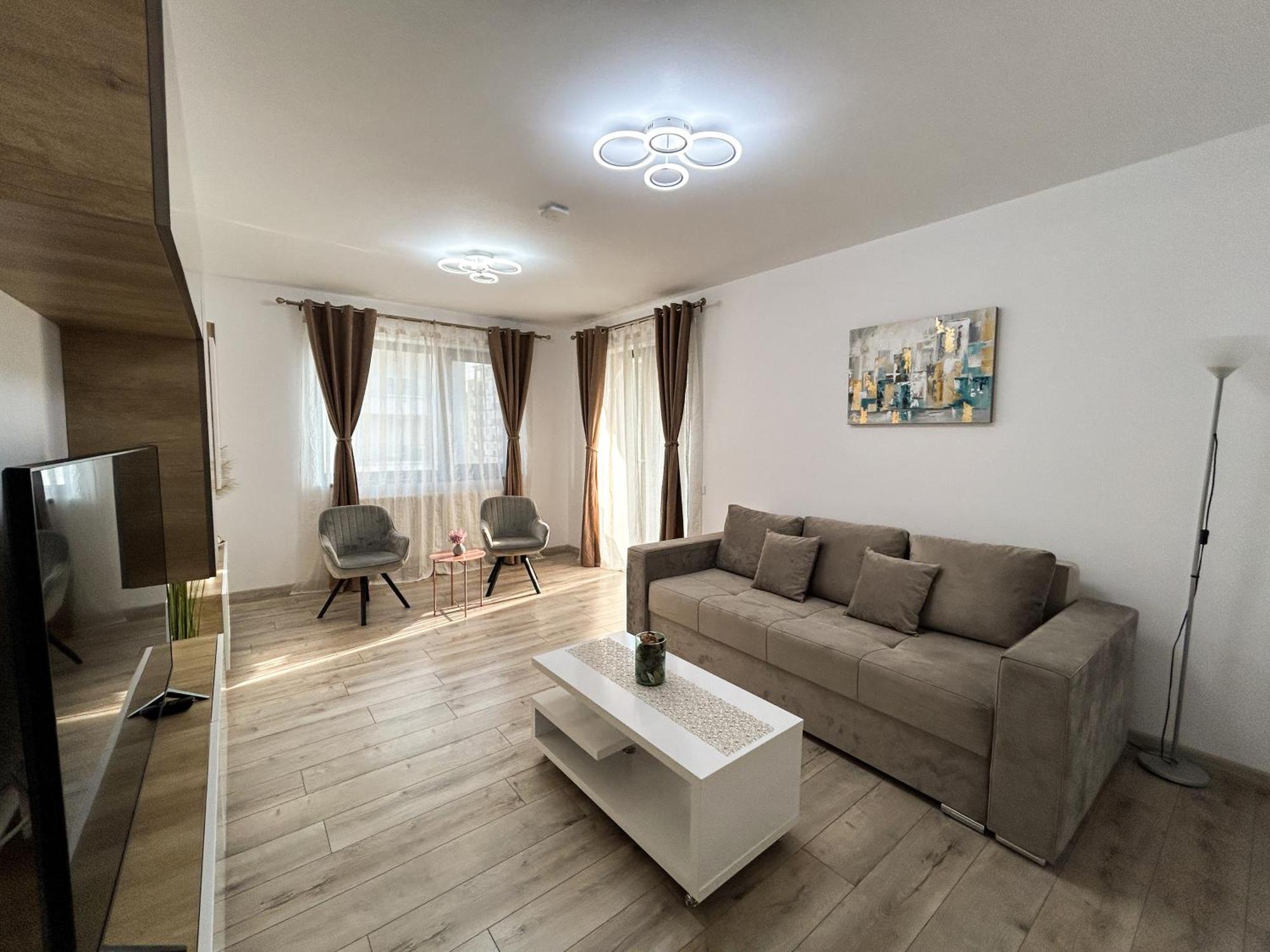 Mirandis Apartments - Comfort & Private Parking Near Coresi Mall Brasov Exterior photo