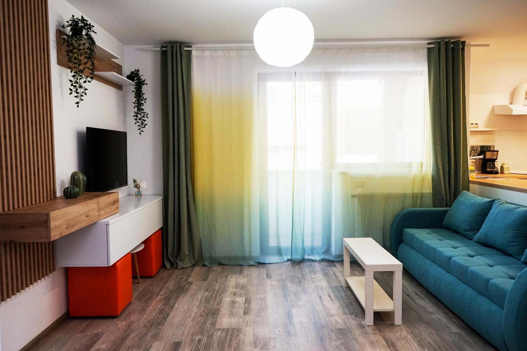 Mirandis Apartments - Comfort & Private Parking Near Coresi Mall Brasov Exterior photo